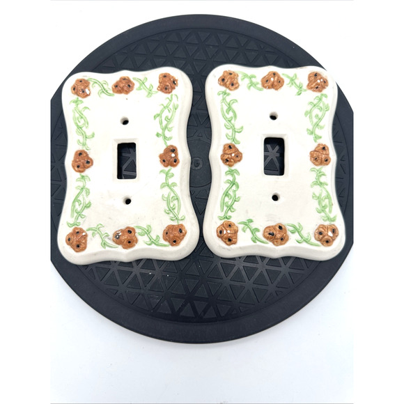 Lot Of 2 Vintage 67’ Ceramic Light Switch Covers Floral Design - Picture 1 of 8